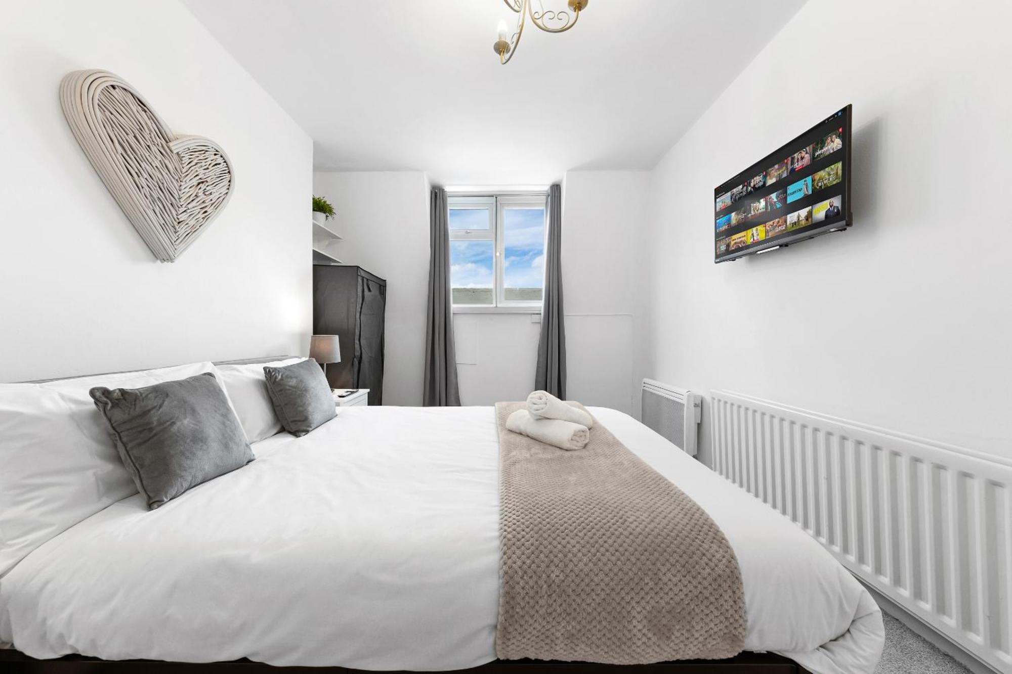 Newly Renovated Kensington 2 Bedroom With Balcony Near Harrods Sleeps 6, 2 Min Walk From Station Apartamento Londres