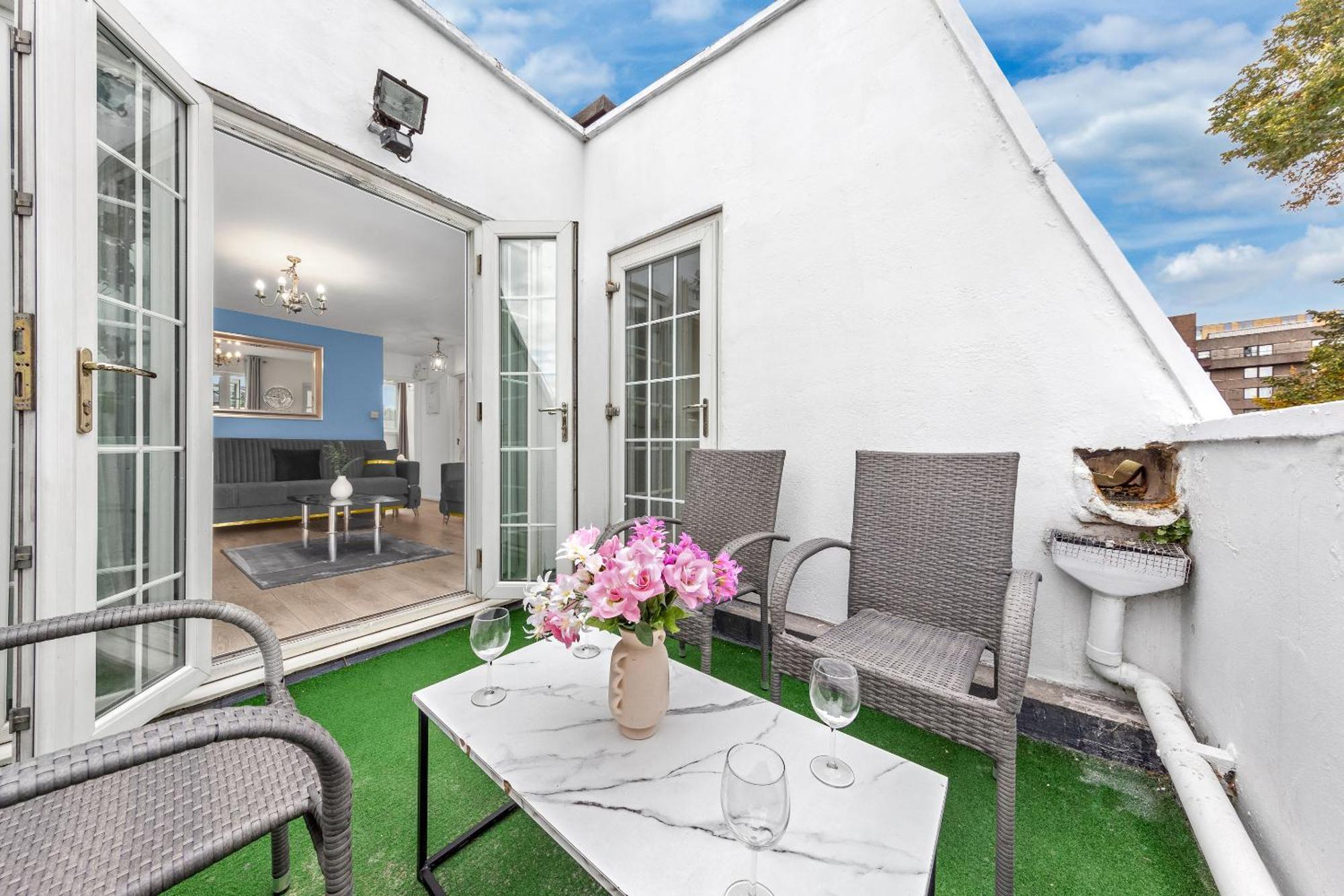 Apartamento Newly Renovated Kensington 2 Bedroom With Balcony Near Harrods Sleeps 6, 2 Min Walk From Station *