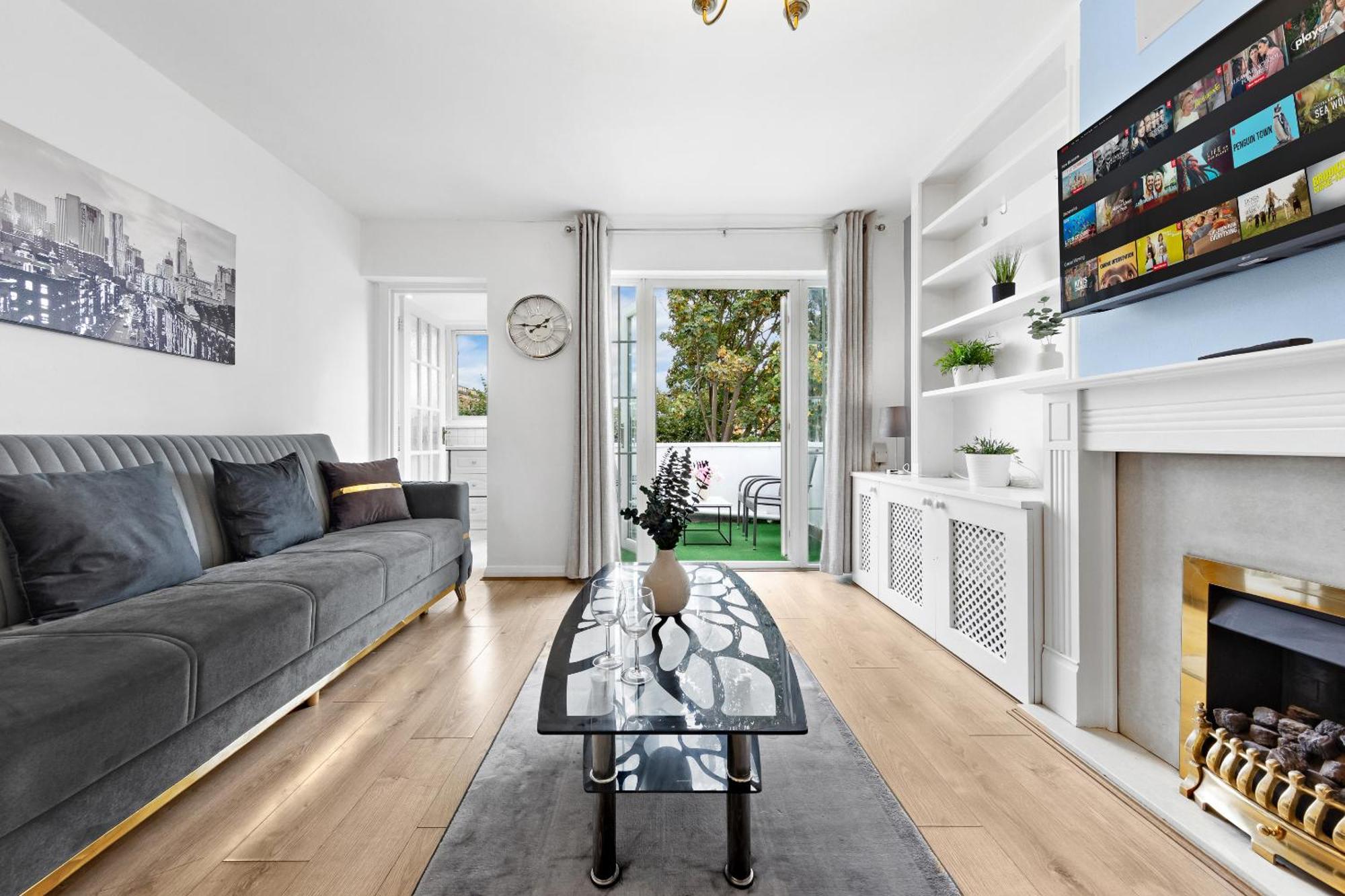 Newly Renovated Kensington 2 Bedroom With Balcony Near Harrods Sleeps 6, 2 Min Walk From Station Apartamento Londres