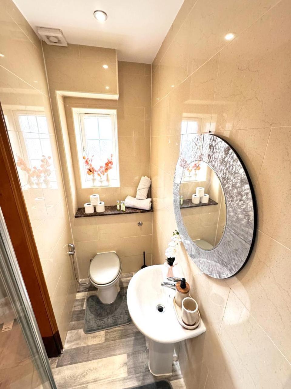 Comfortable Family Near Oxford Street London