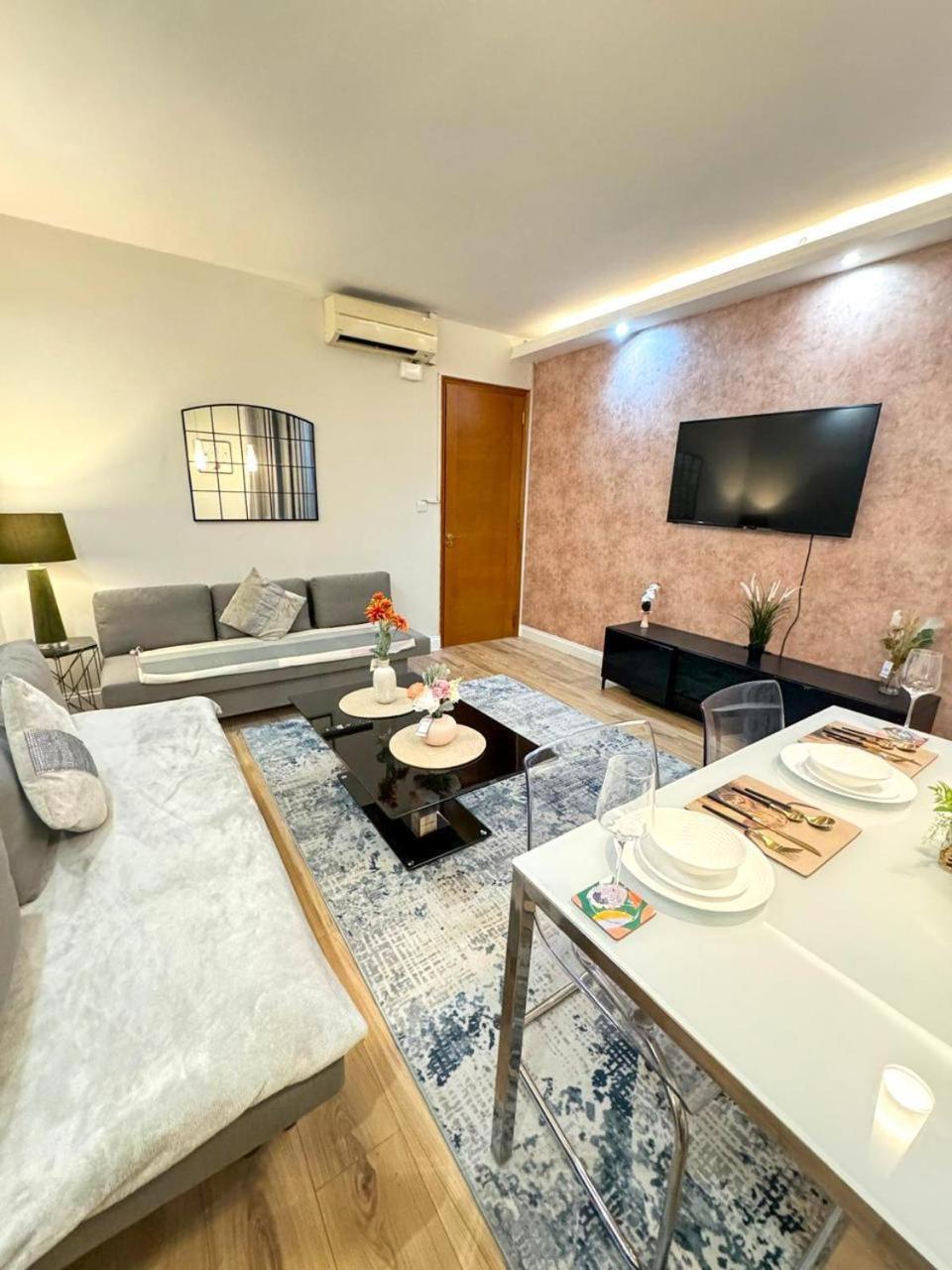 Comfortable Family Near Oxford Street London