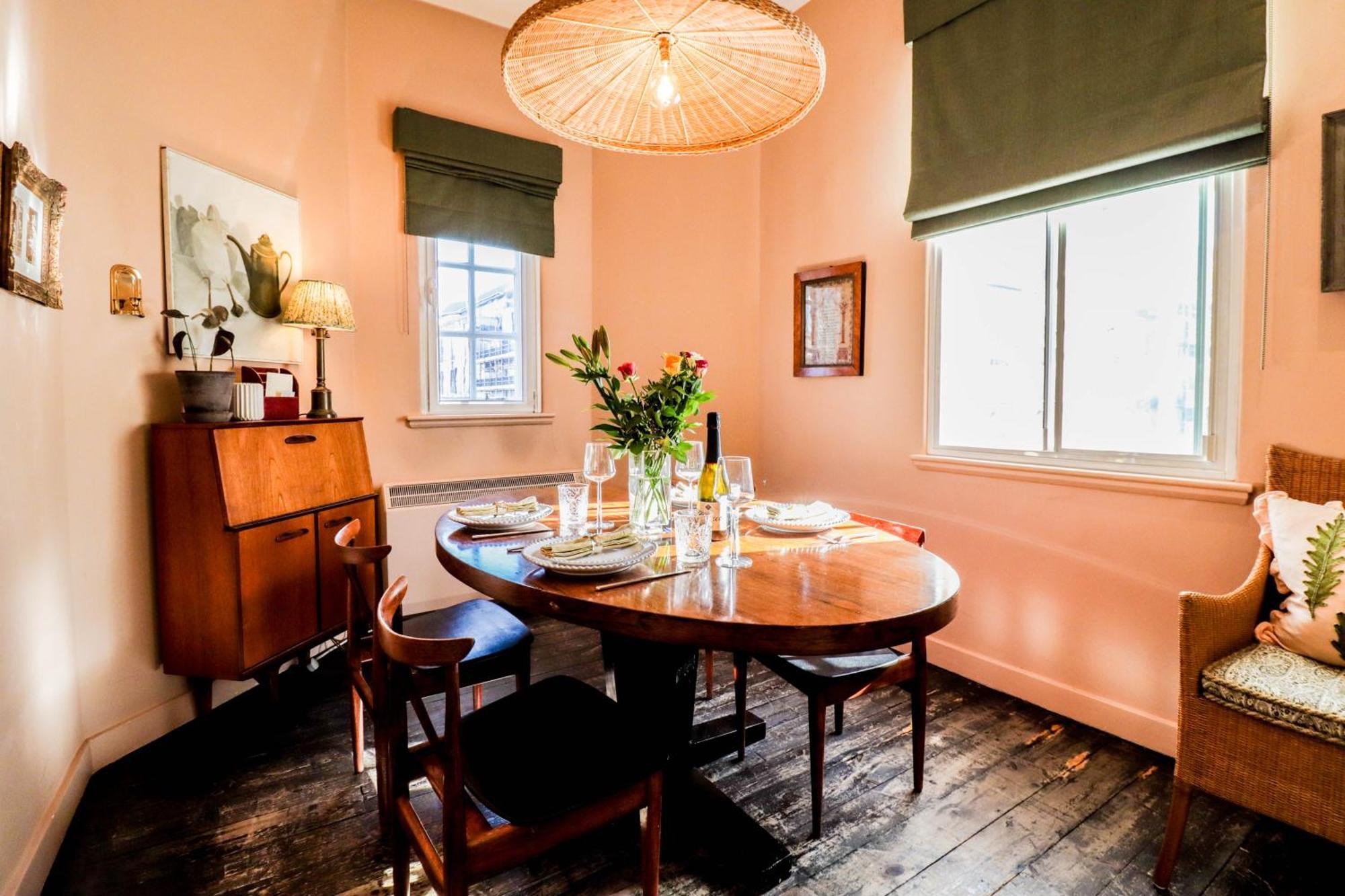 Appartement Elegant Flat With Stylish Decor Londen