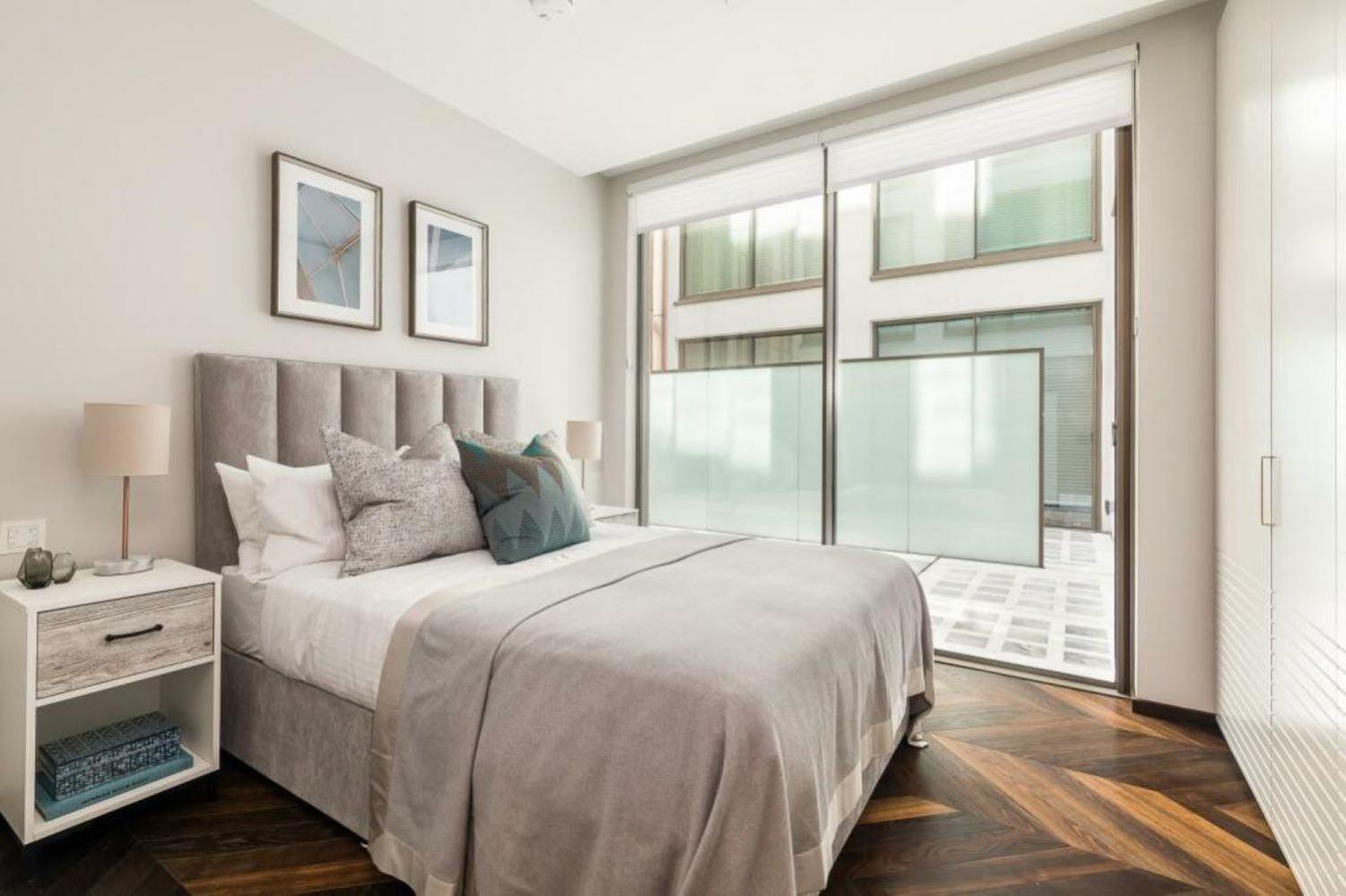 Modern Designer Central Leicester Square And Covent Garden Sleeps 6 * Londen