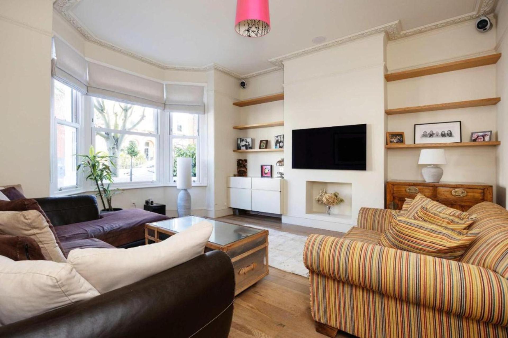 Holiday home Modern Living Meets Timeless Charm *
