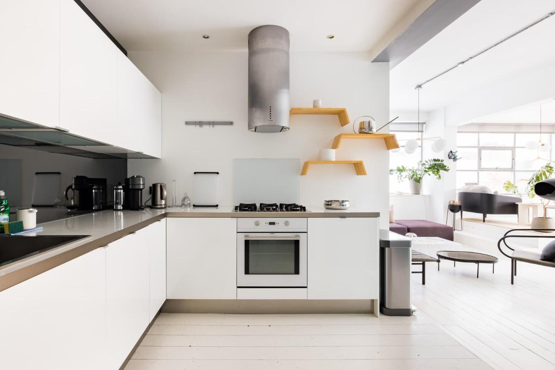 Spacious & Bright Loft - Shoreditch Apartment