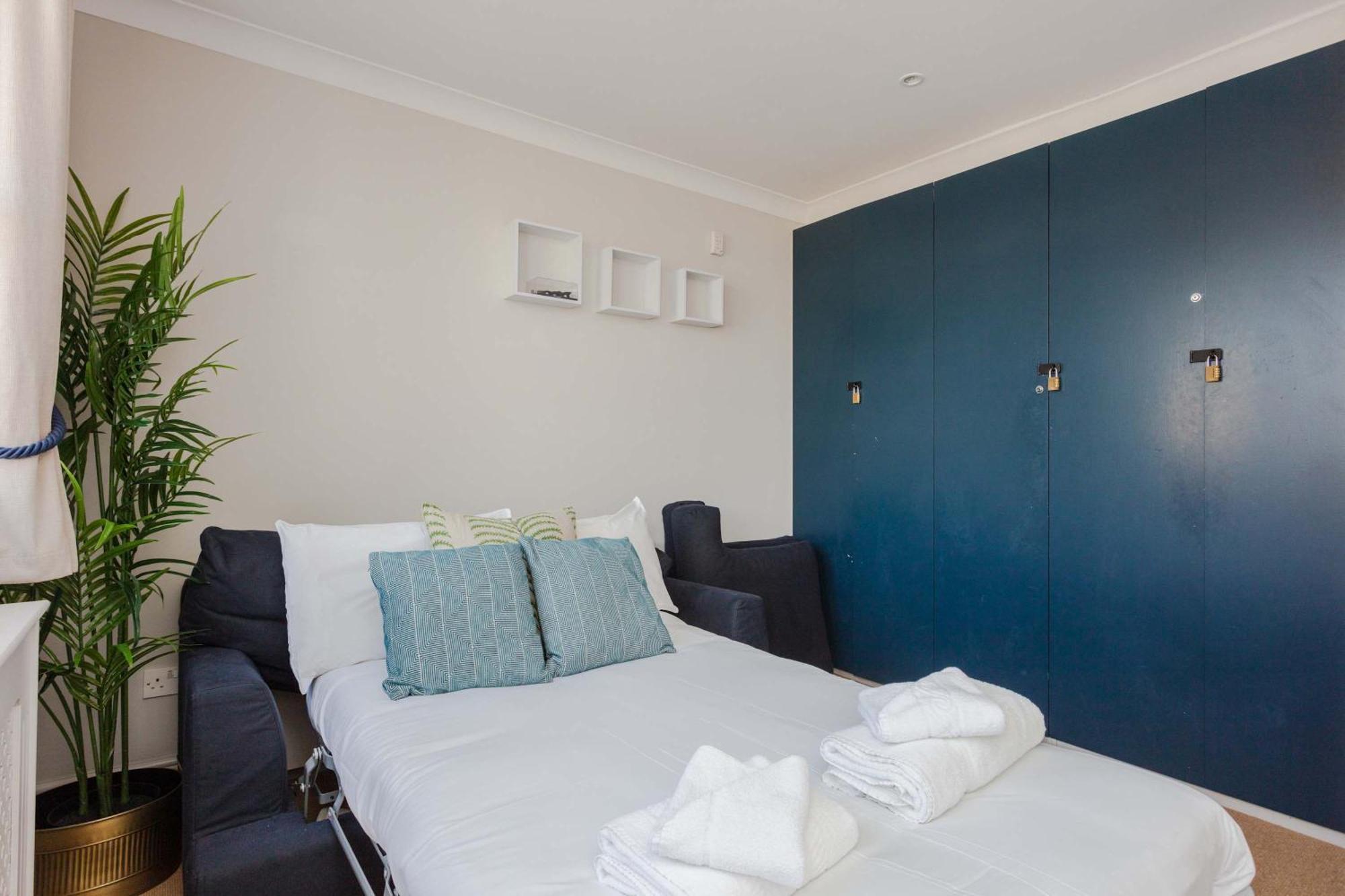 Apartment Newly Refurbished 4 Bedroom House In East *