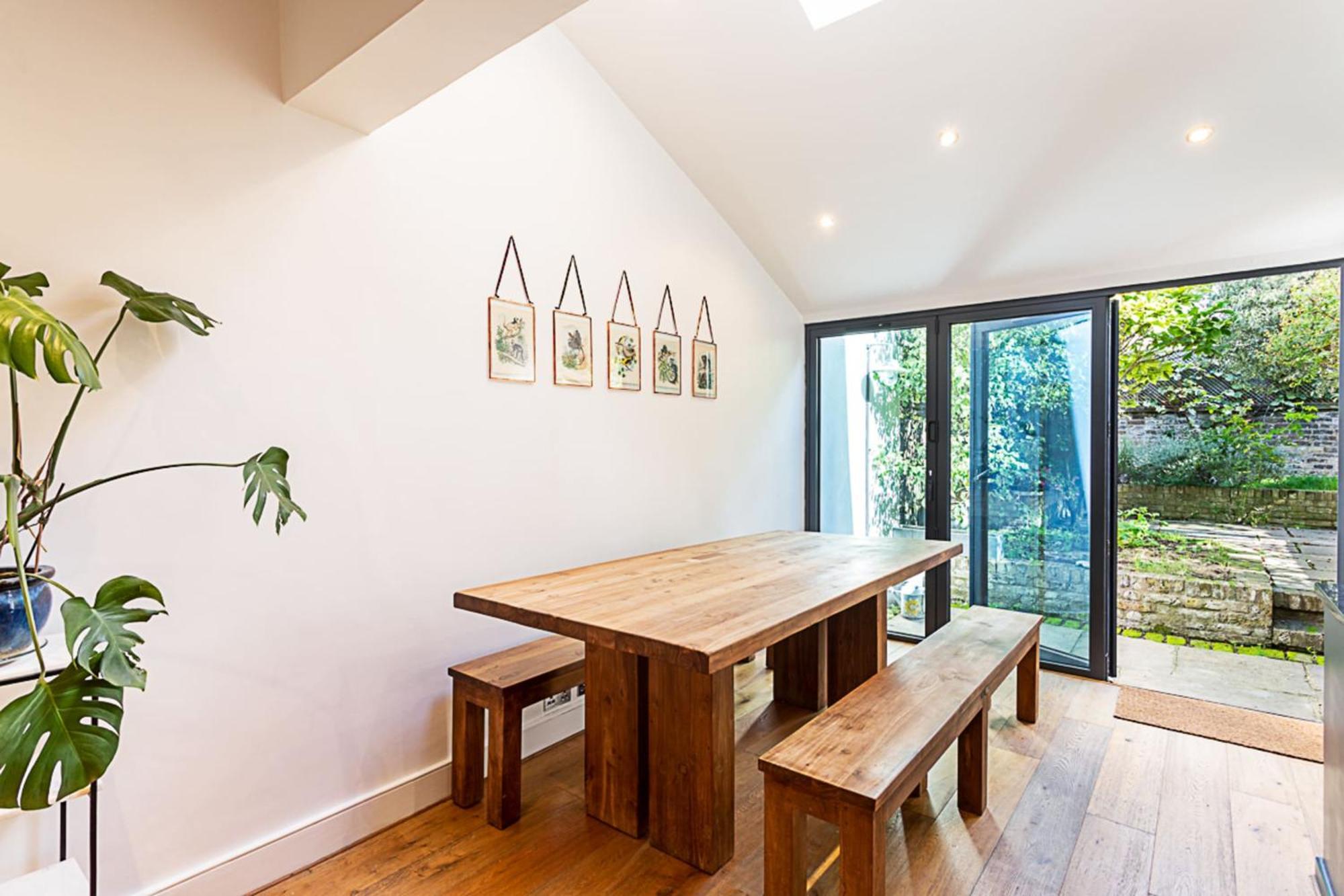 Holiday home The Artist's House Alma Street London