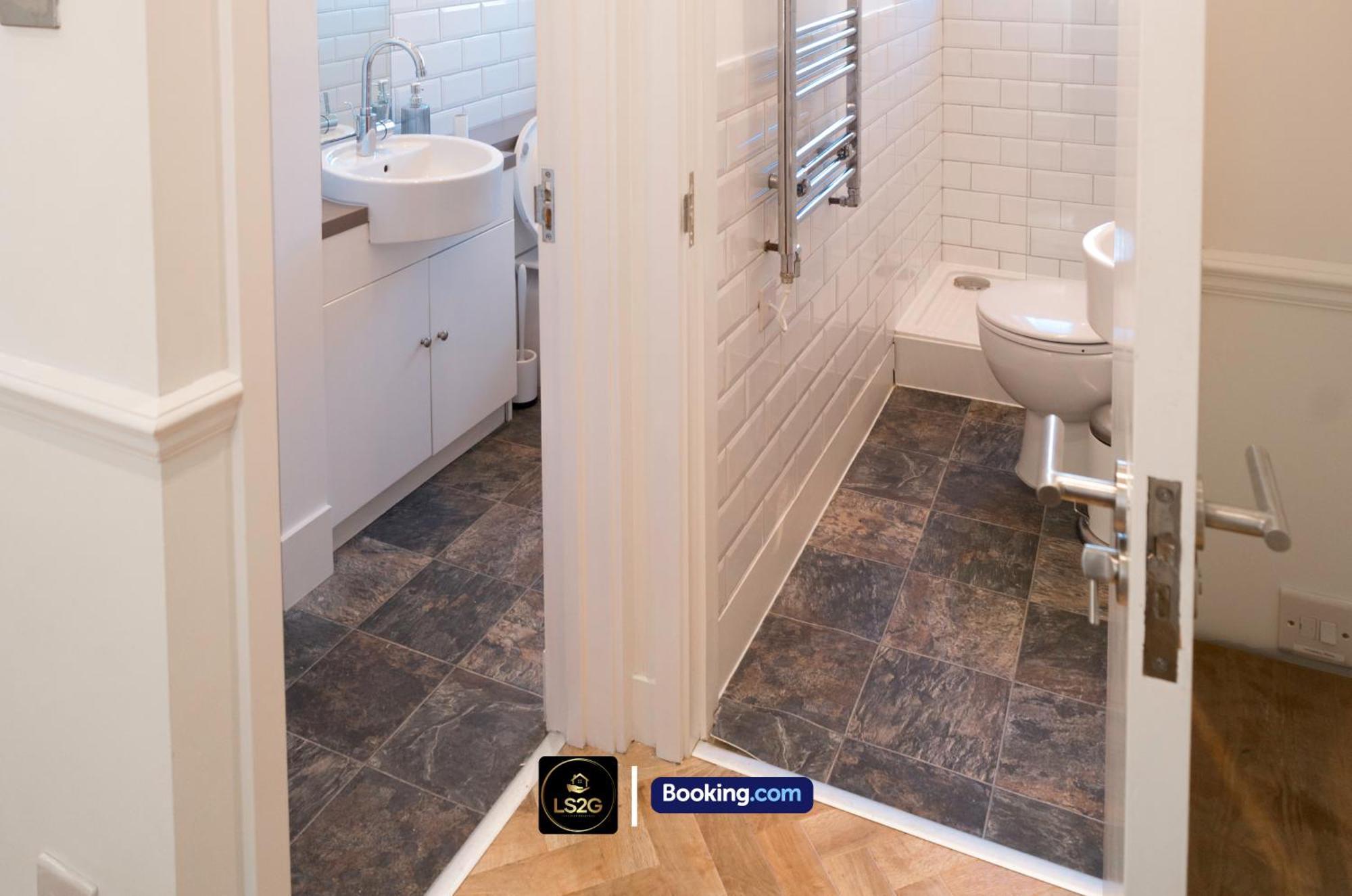 Amazing 3 Bedroom By Ls2g Short Lets & Serviced Greater With Free Wifi Londen