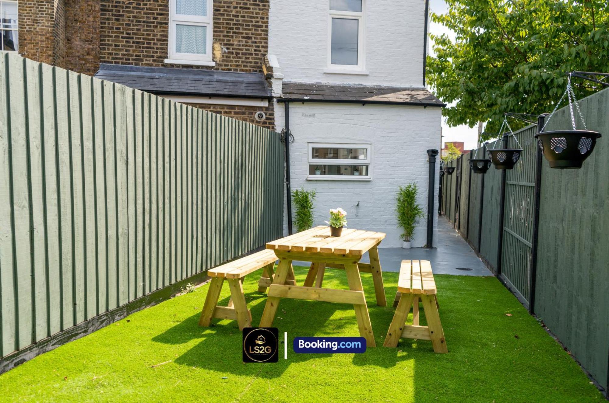 Vakantiehuis Stunning House By Ls2g Short Lets & Serviced Greater With Free Wifi Londen