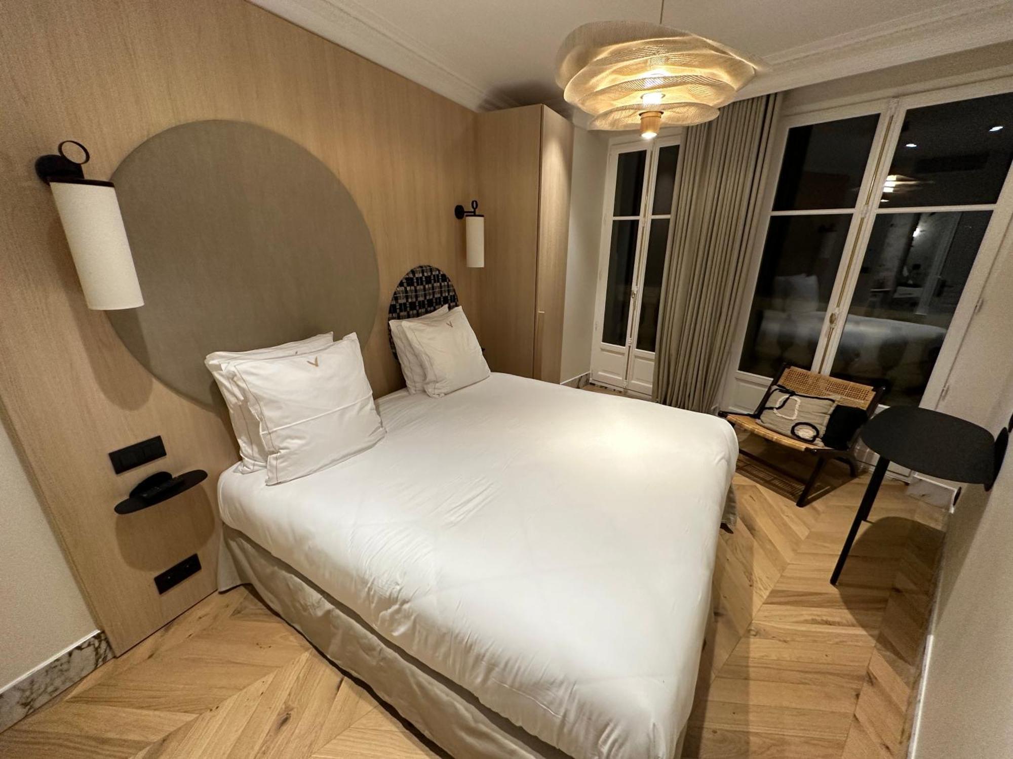 Apartment Double Bedroom With Shared Bathroom Stunning Location *