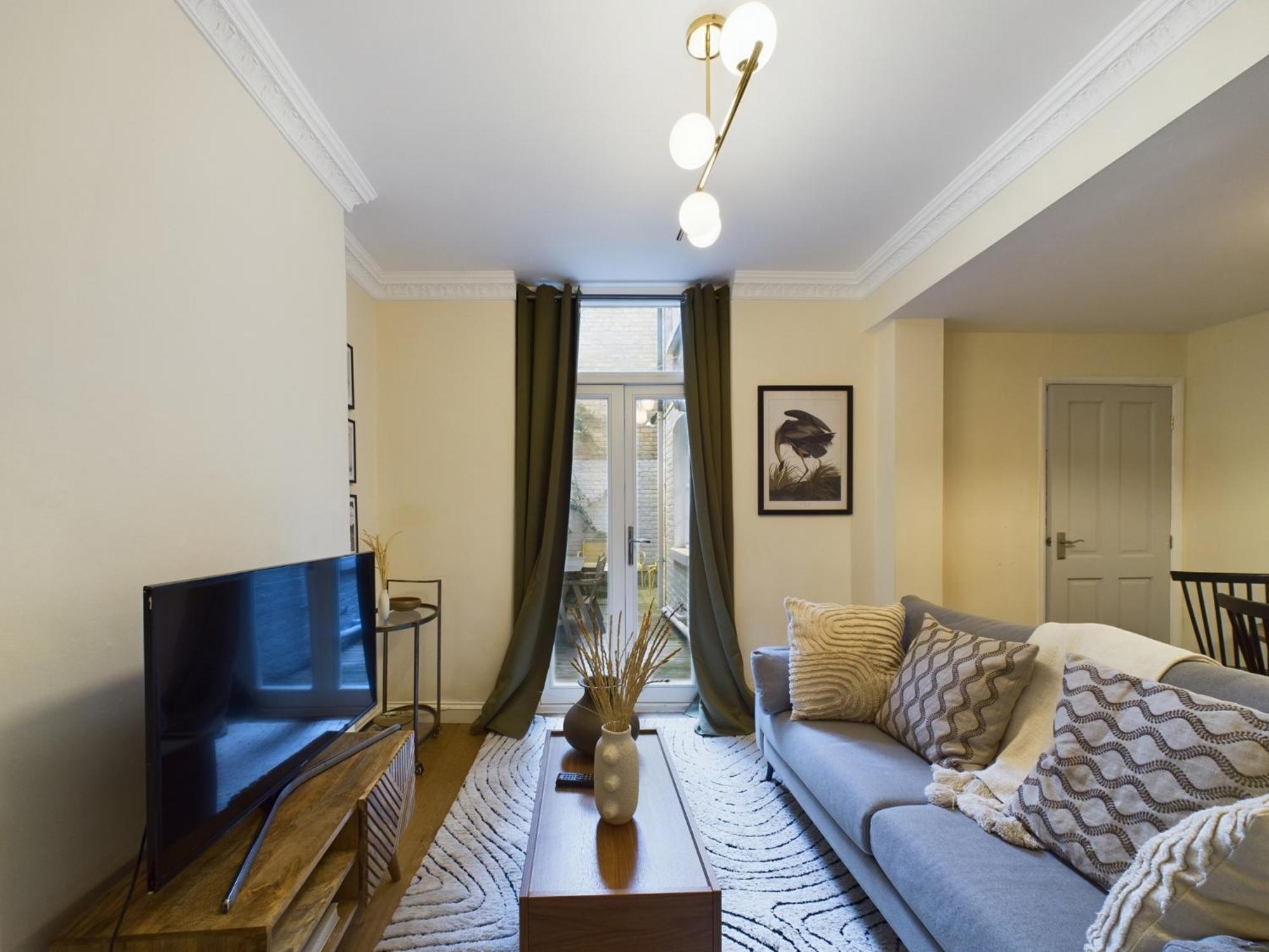 The Pimlico Place - 2bdr With Courtyard * Londen
