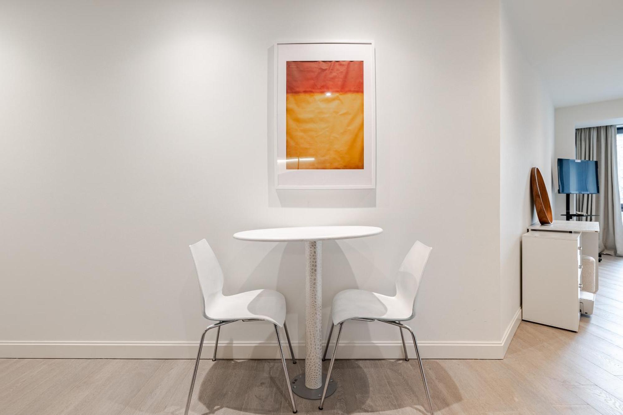 The Percy's Living Canary Wharf Apartment