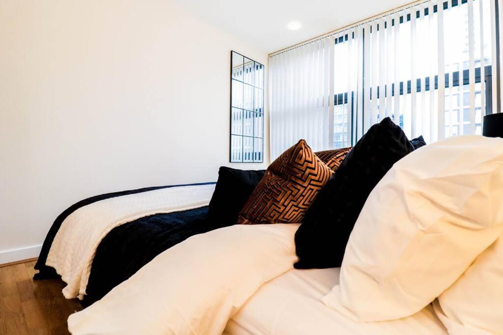 Premium Canary Wharf Flat - Long Offer *