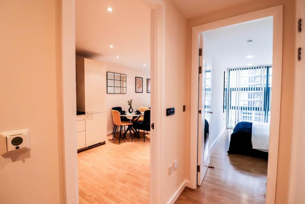 Premium Canary Wharf Flat - Long Offer Apartment *