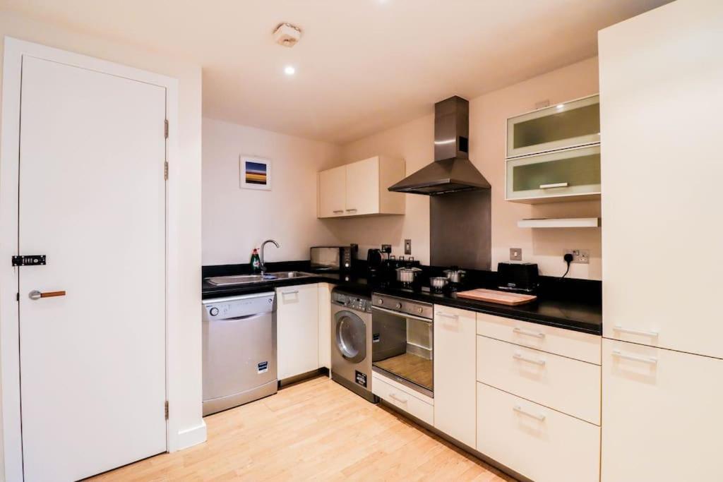 Apartment Premium Canary Wharf Flat - Long Offer London