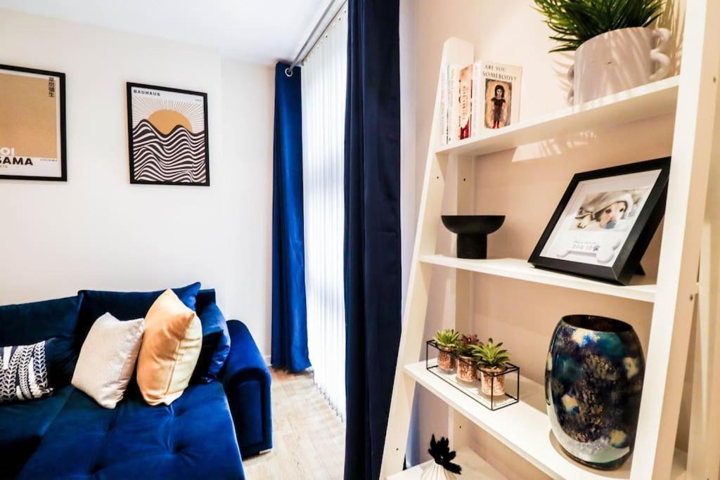 Premium Canary Wharf Flat - Long Offer London