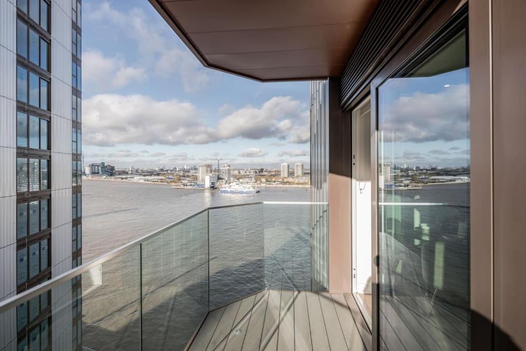 Brand New Royal Arsnal Riverside * London