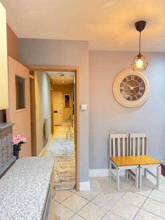Apartment Beautiful Three Bedroom Family London