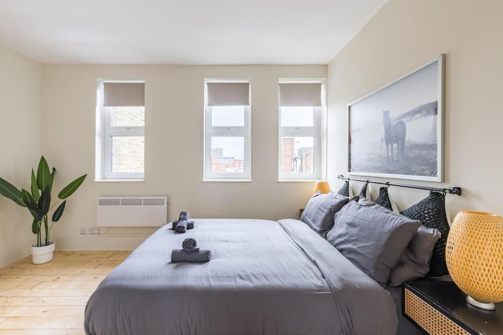 4 Bed Penthouse In Shoreditch Apartment *