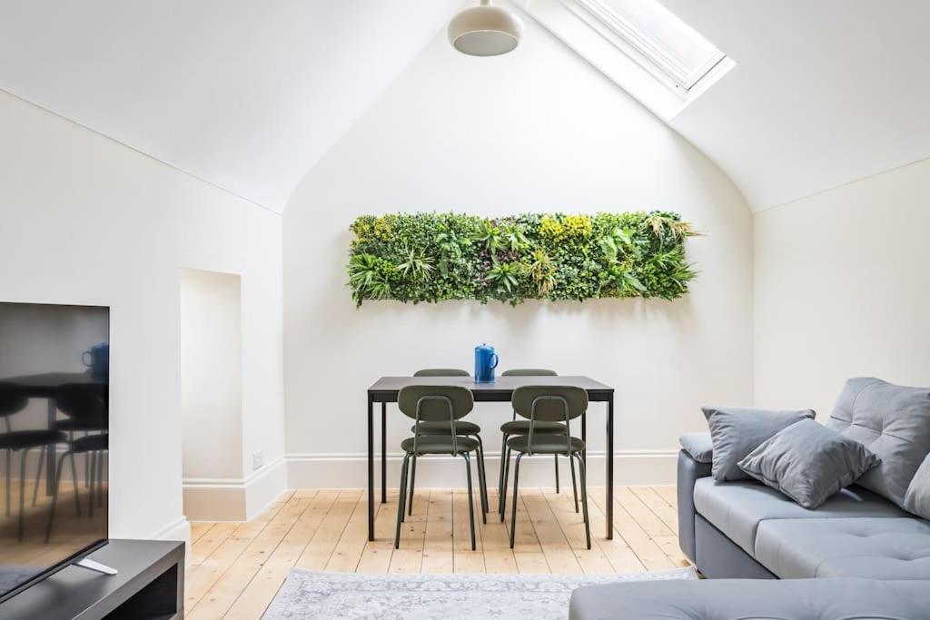 4 Bed Penthouse In Shoreditch Apartment