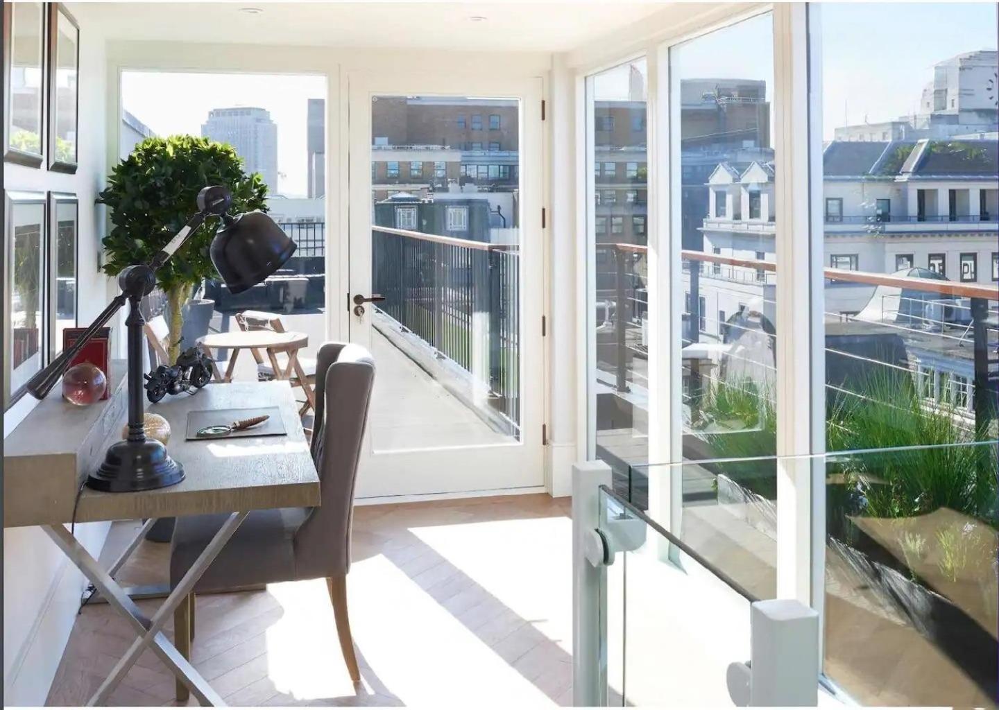 Luxe Skyline View Penthouse Apartment
