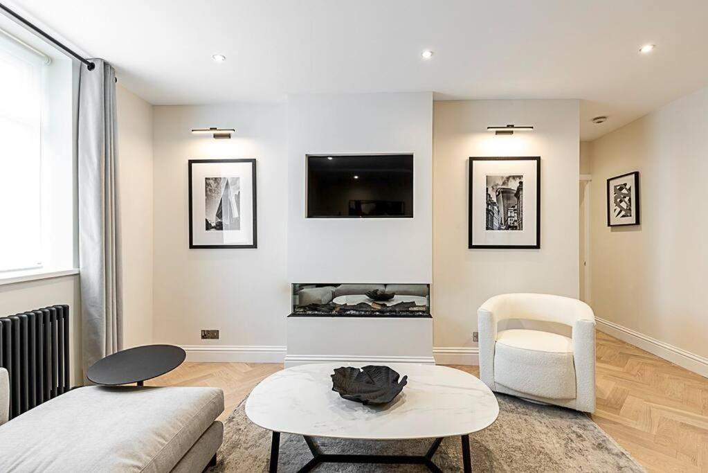 Apartment Urban Chic 2-bedroom Mews Escape *