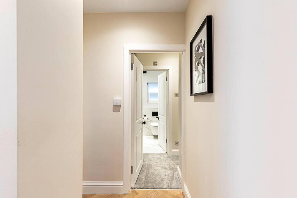 Apartment Urban Chic 2-bedroom Mews Escape *