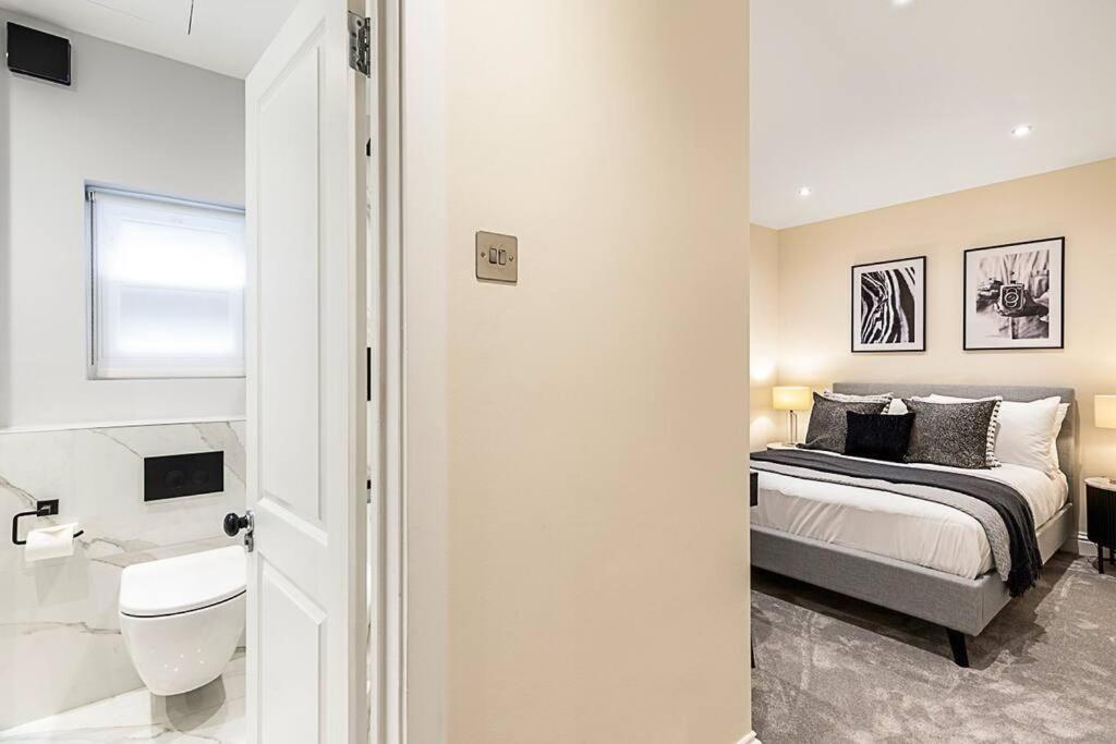 Urban Chic 2-bedroom Mews Escape Apartment