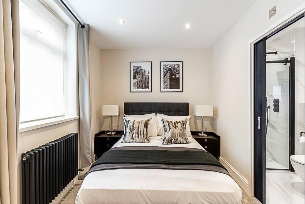 Urban Chic 2-bedroom Mews Escape London