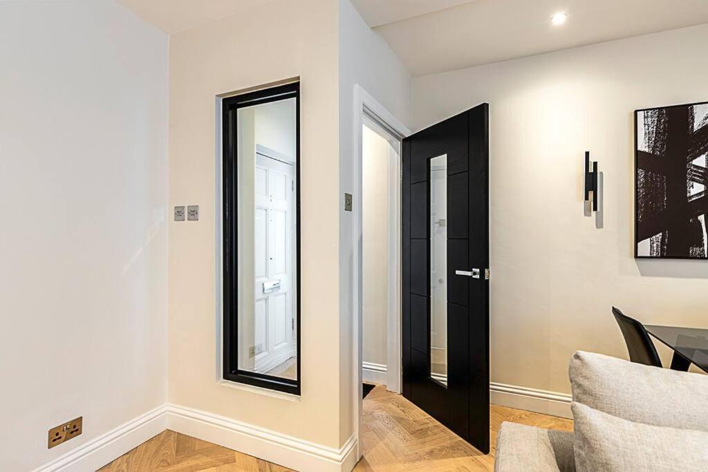 Apartment Urban Chic 2-bedroom Mews Escape