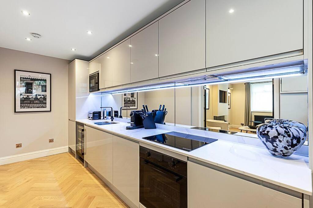 Apartment Urban Chic 2-bedroom Mews Escape *