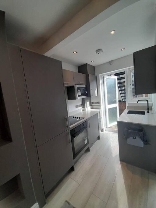 Cosy -2 Bed London