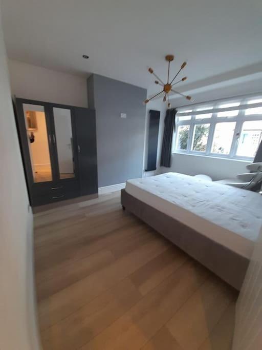 Cosy -2 Bed * London