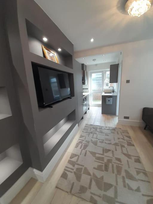Cosy -2 Bed Apartment