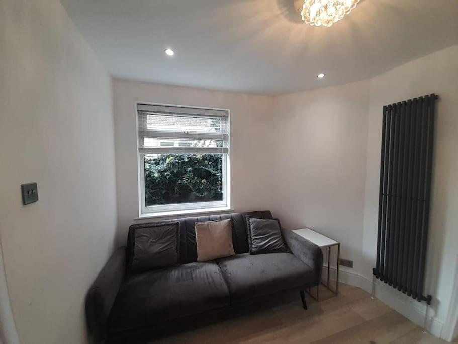 Cosy -2 Bed Apartment *