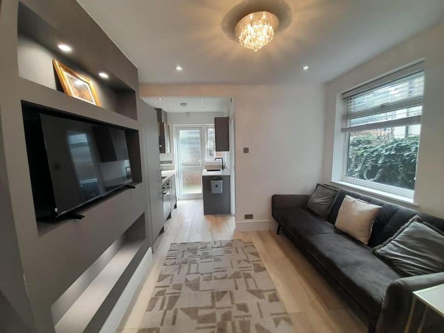 Cosy -2 Bed London