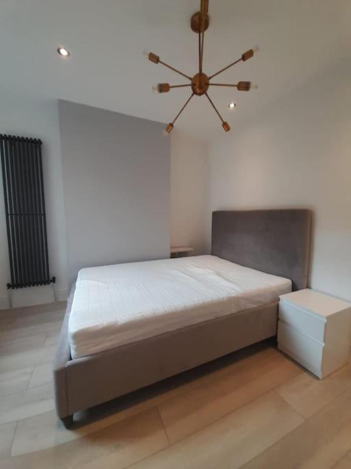 Cosy -2 Bed Apartment *