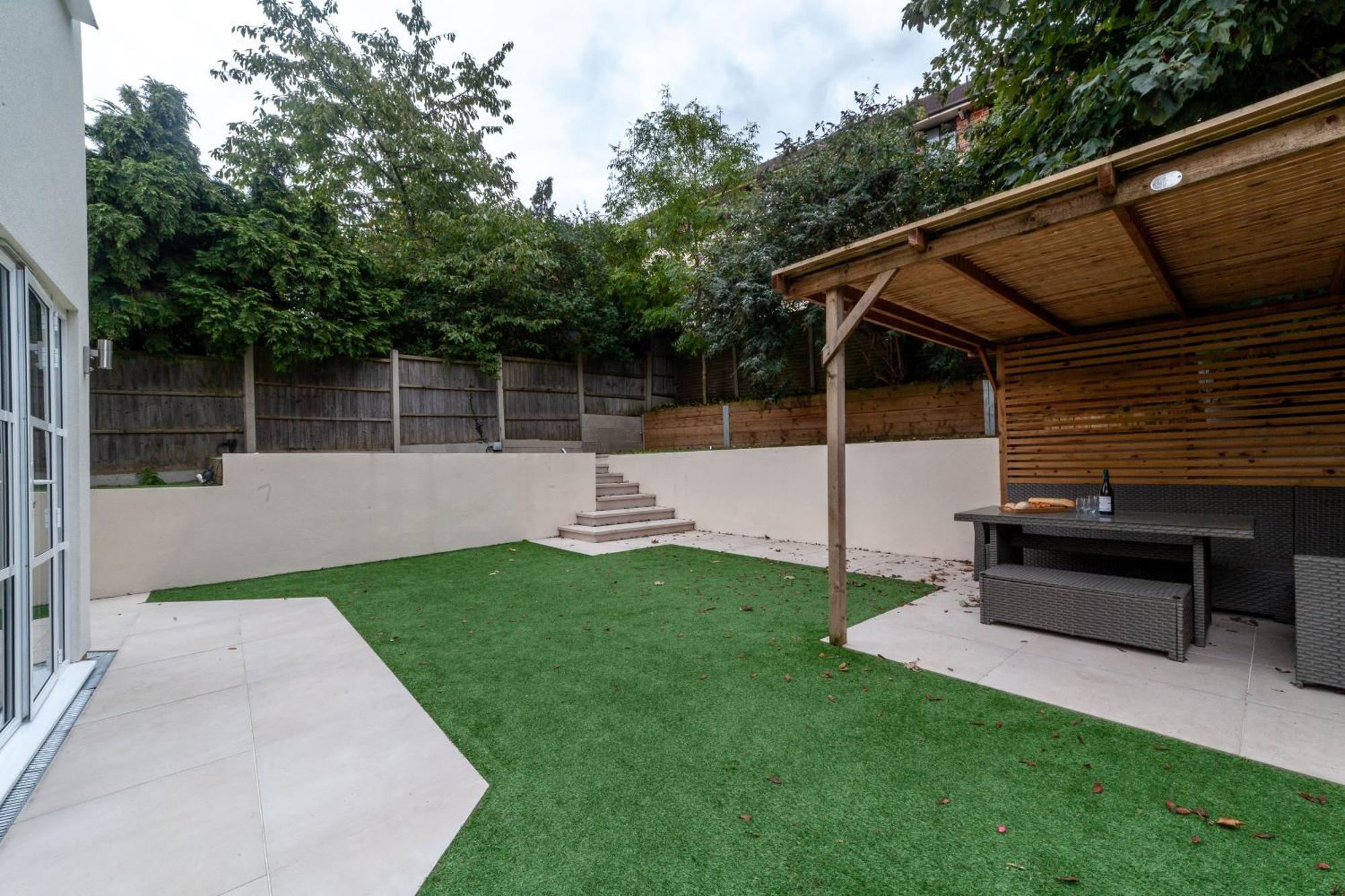 Stunning Available In Luxury House Pensión Londres