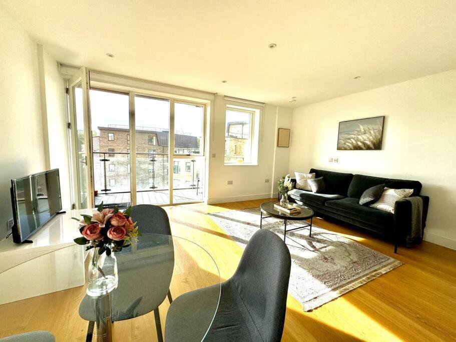 Spacious Maida Vale Flat 2 Bed 2 Bath Private Balcony Apartment