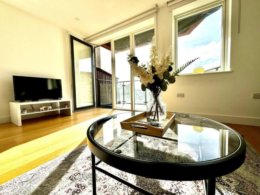 Spacious Maida Vale Flat 2 Bed 2 Bath Private Balcony Apartment