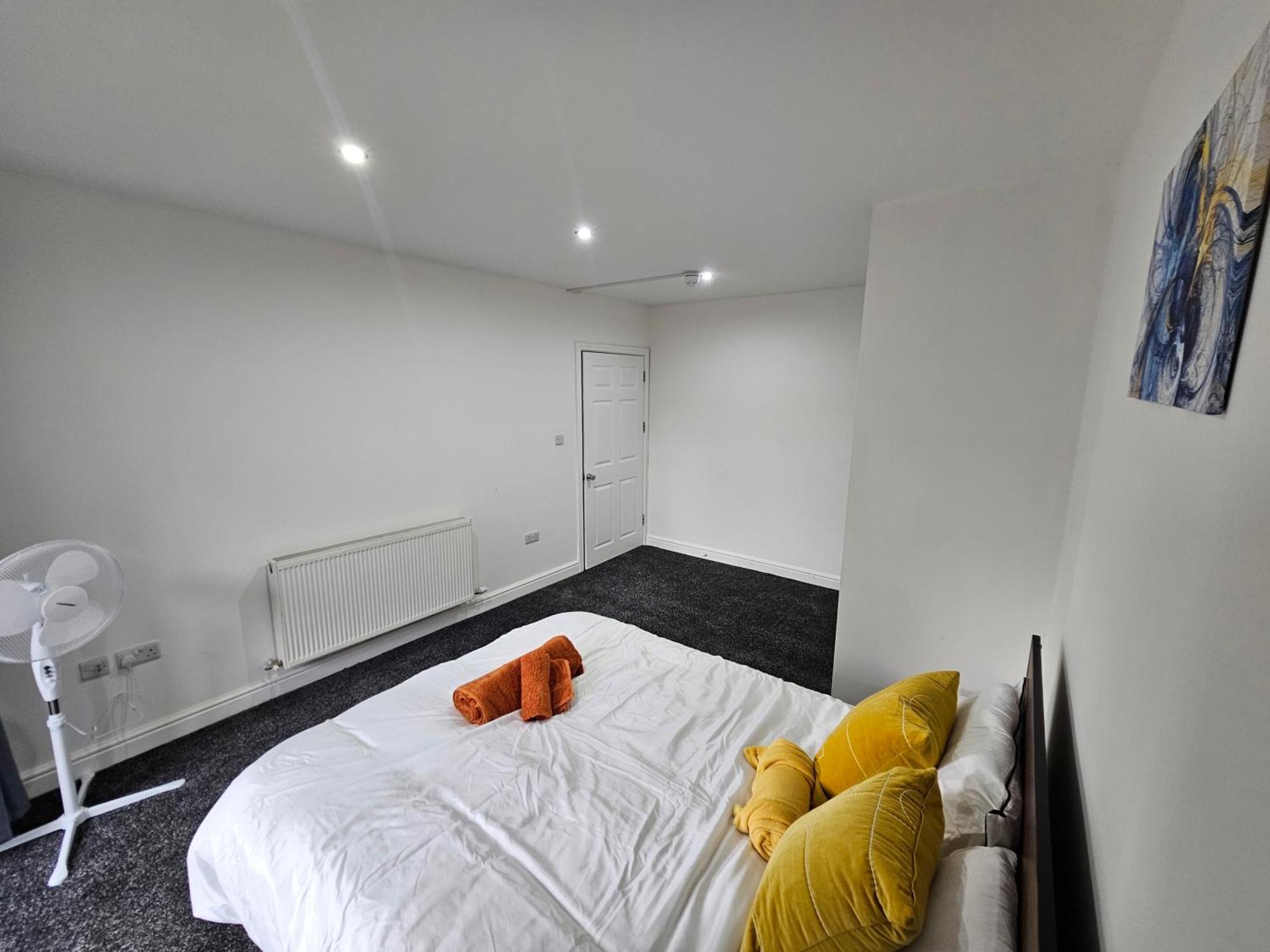 3bed Near Canning Town Stn Balcony Location