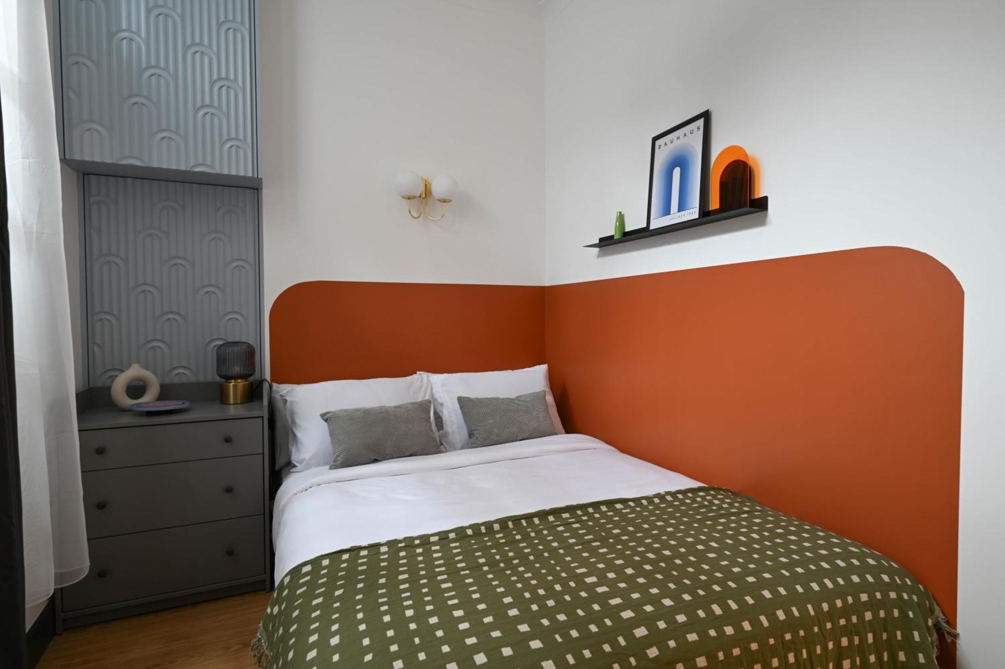 Designed Ensuite Bedroom Unit Close To Angel Stn Inn *
