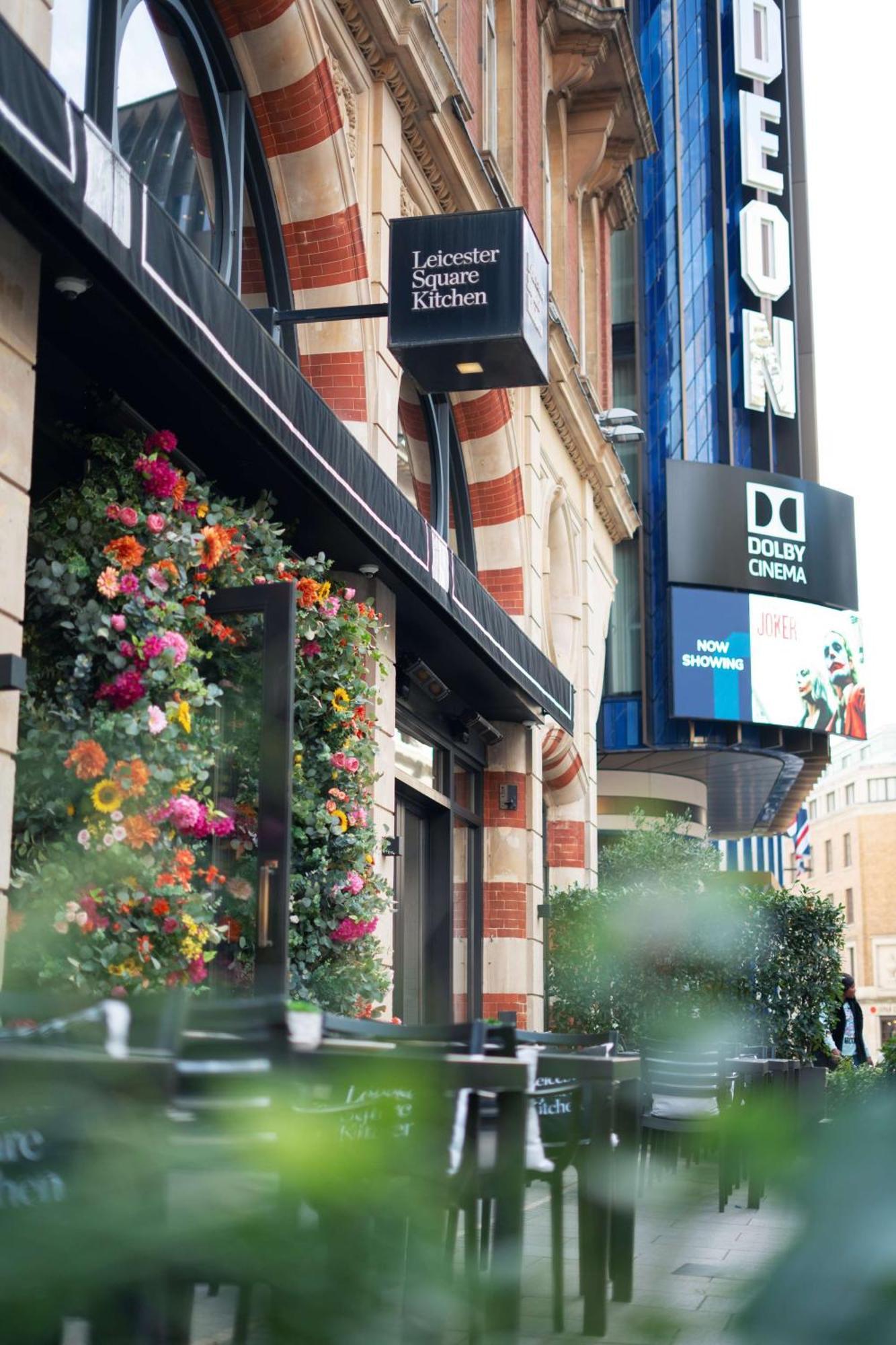 Radisson Blu Hotel, Leicester Square 5*