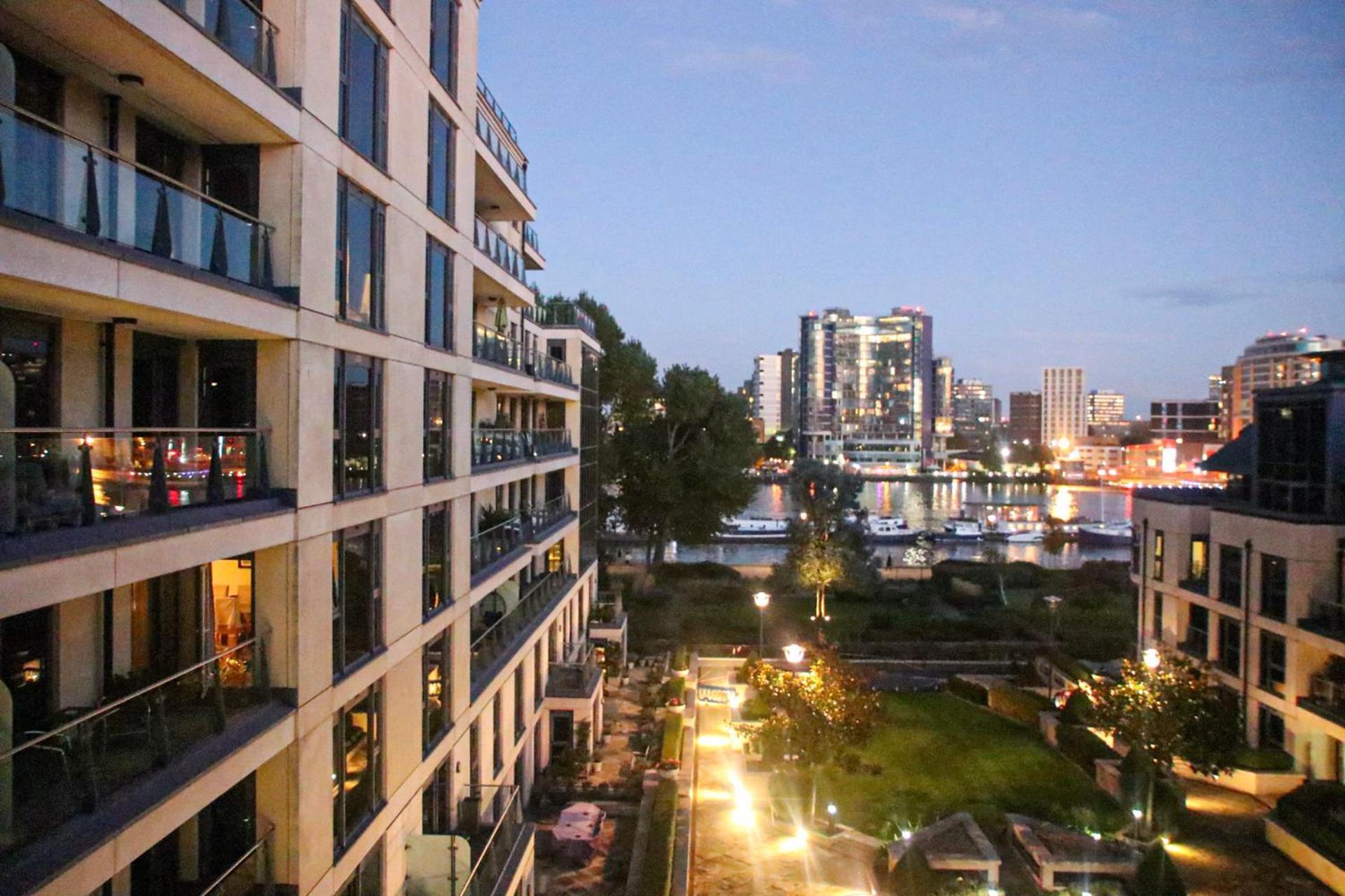 Striking In The Heart Of Chelsea Appartement