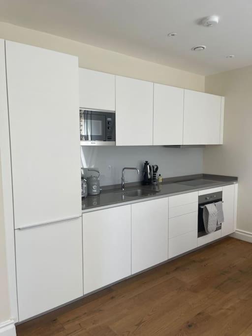 Lovelystudio In Kensington