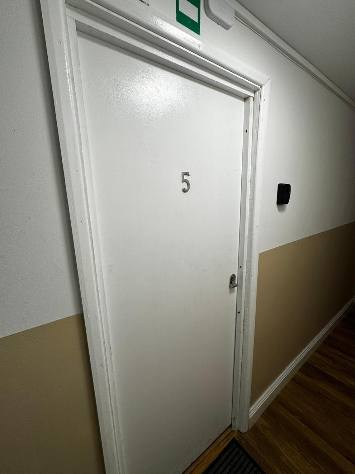 Apartment Spacious Is Sb5