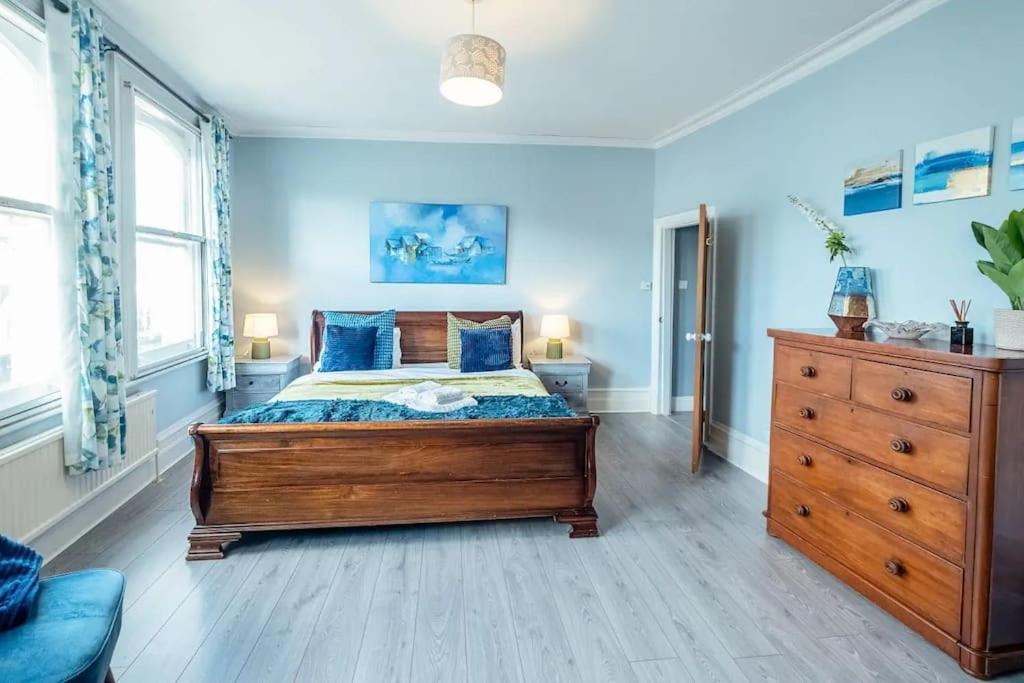 Gorgeous Victorian 3 Bed In Fulham, Putney - Open For Long And Families Relocating London
