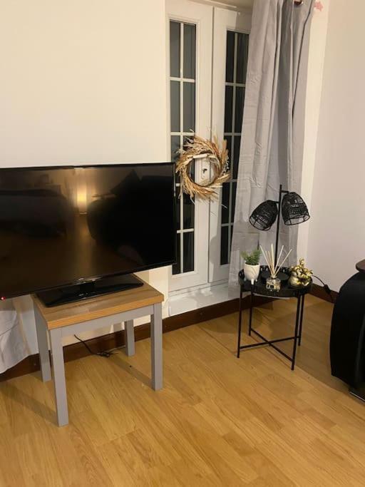 Spacious Is Sb5 Apartment London