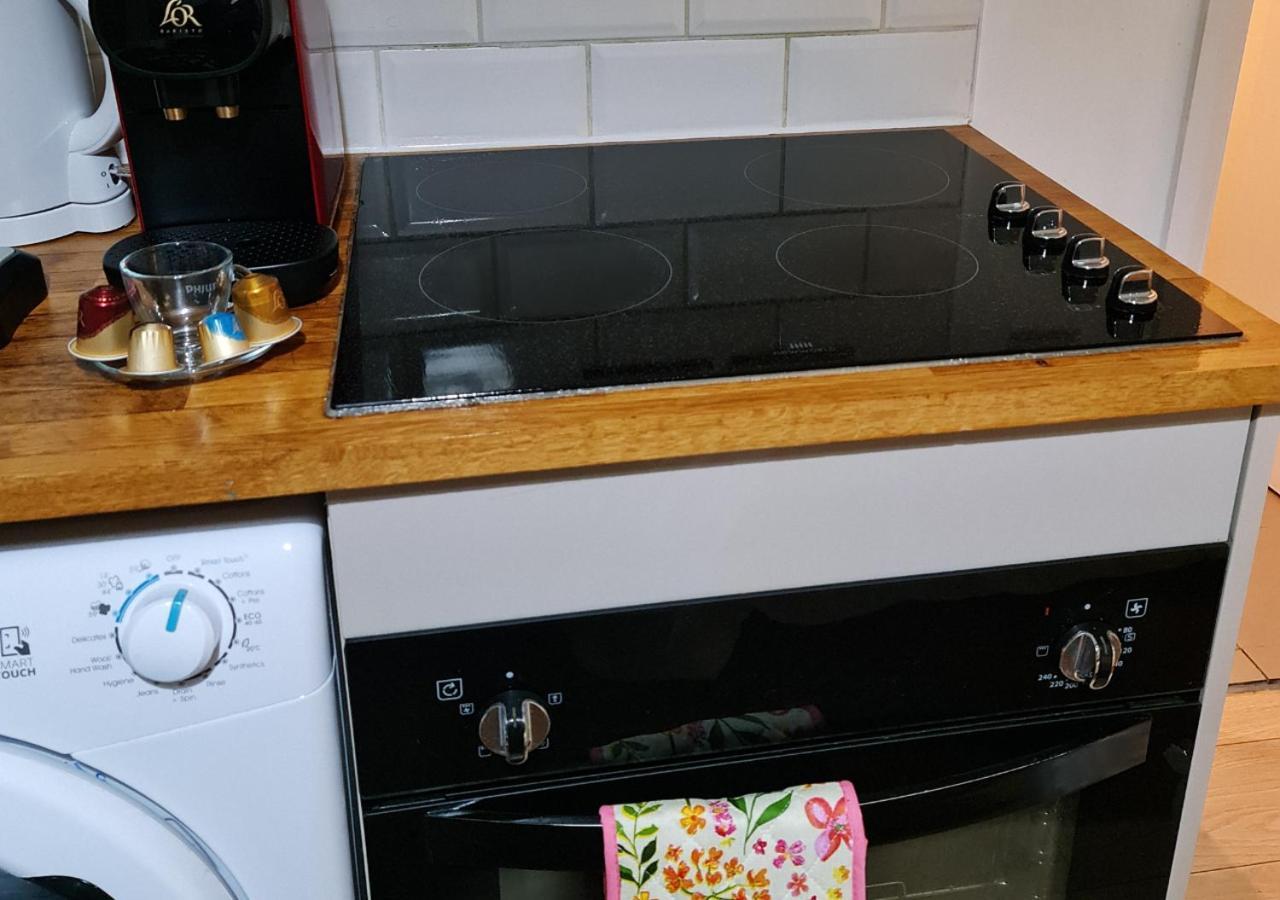 Stylish - Private Bathroom, 15mins To London! * London