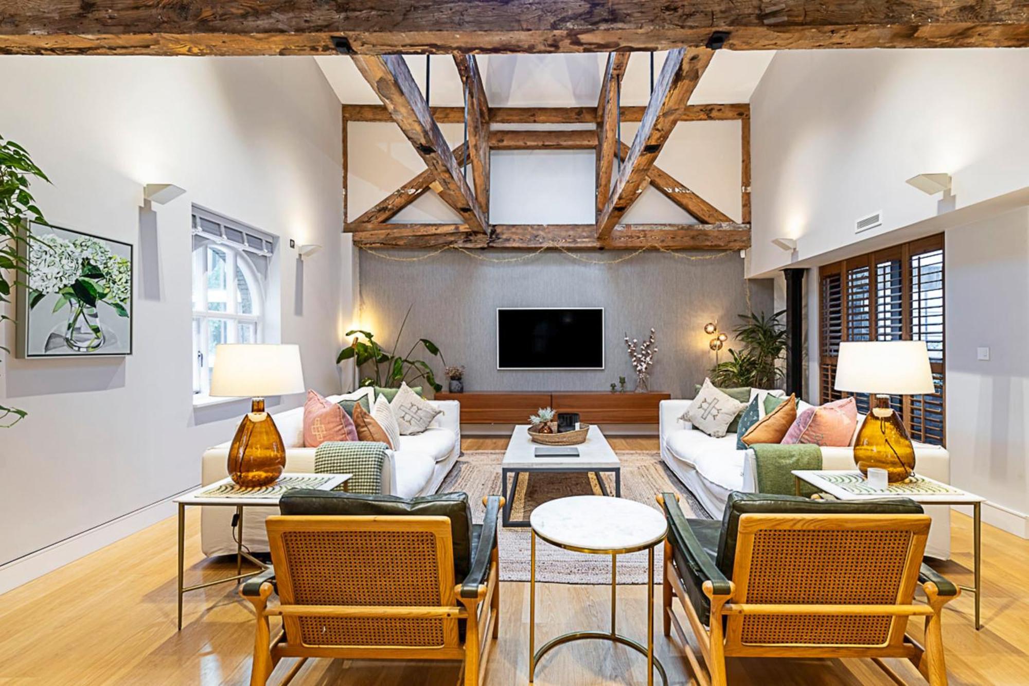 Pepys House A Modern Touch Of History * London